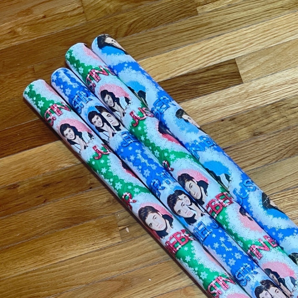Justin Bieber Vintage Christmas Wrapping Paper Rolls Blue Green Snowflakes Used